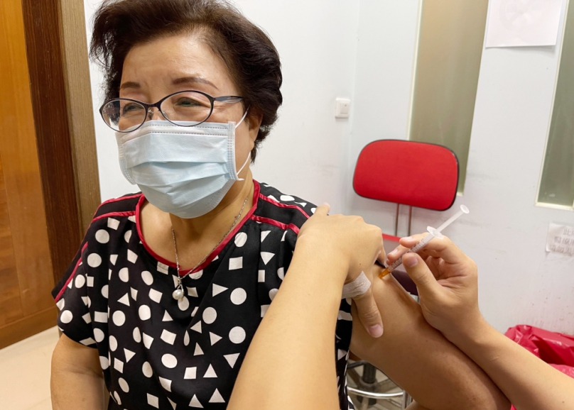 台中市議員邱素貞完成新冠疫苗注射接種  呼籲民眾「輪到就打」