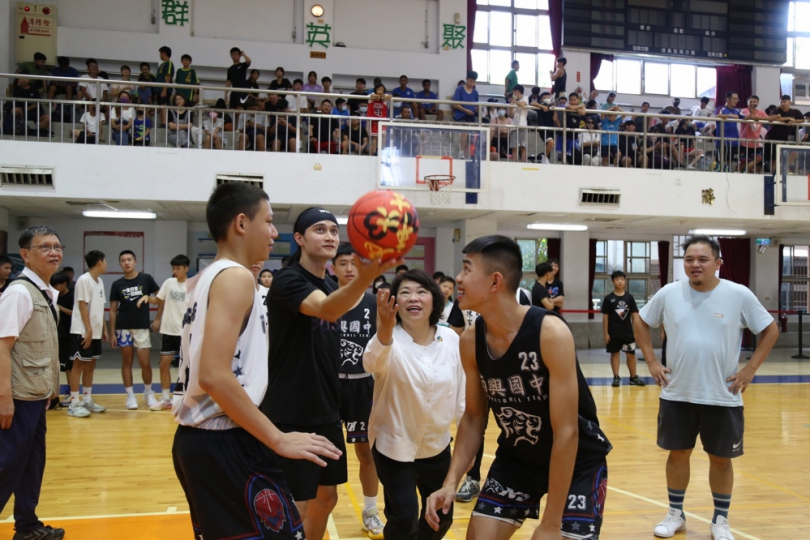 嘉義市青少年暨親子三對三籃球賽 市長黃敏惠：青少年朋友抛開3C來尬球、灑熱血！