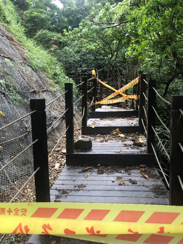 台中市太平區蝙蝠洞登山步道封閉整修中 升級掛網護坡安全