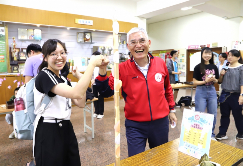 嘉義縣南華大學「不給糖就疊蛋」端午活動 將傳統習俗慶典融入品德教育 場面熱鬧又應景〜