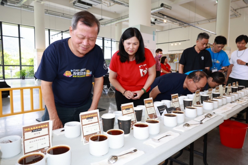 巧咖節端午重磅分享 杯測團隊開箱獲獎咖啡民眾首嚐驚艷