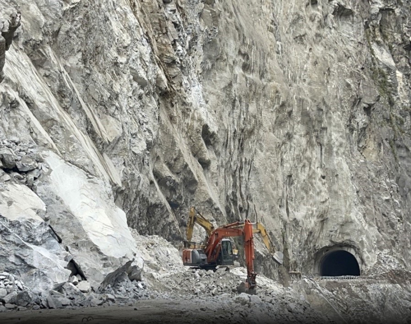 中橫公路錐麓路段坍方｜6/13日12時搶通，採警戒管制放行；預計新建明隧道長230公尺，7月上網公告發包，115年底新建完成。