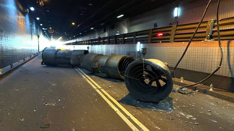 高雄過港隧道排煙風機被擊落求償1千萬元