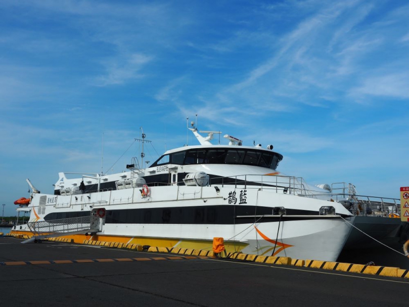 凱米颱風來襲  滯留澎湖旅客可利用海運返臺  航港局表示，經評估海象最快可於7月28日(日)下午1時起恢復航行，已協調布馬航線營運船隻全數出航