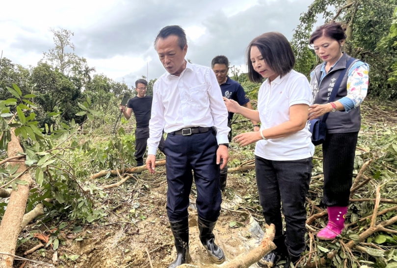 凱米豪雨土石流致災 嘉義縣長翁章梁等人前往中埔勘災 關心受災戶將給予鄉親完善照顧〜