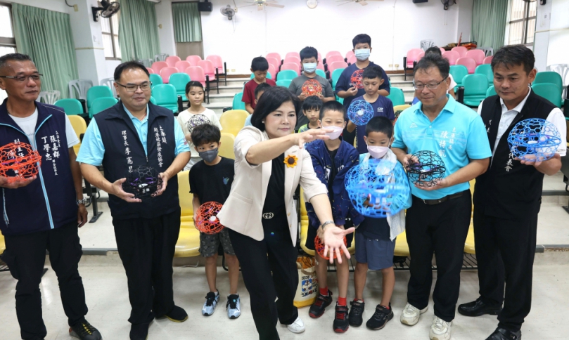 雲林縣首場無人機足球國小營隊土庫越港國小登場 激發學生科技熱情！