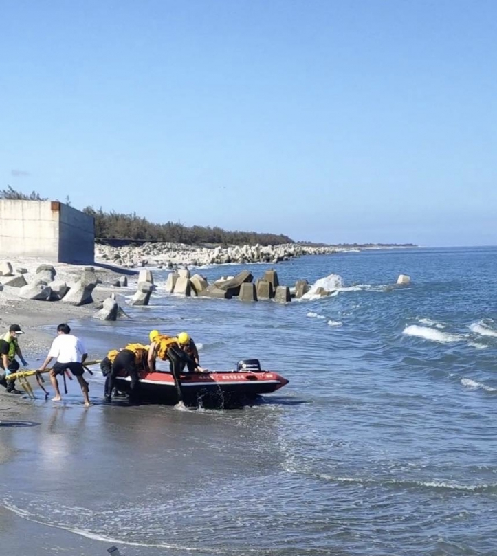 5童臺東海邊戲水｜其中2童遭浪捲走，1人獲救、1人送醫不治！