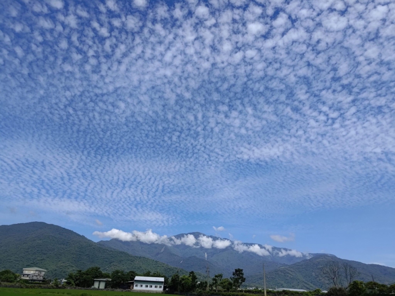 地震雲｜舖天蓋地，震個不停，玉里現天文異象！