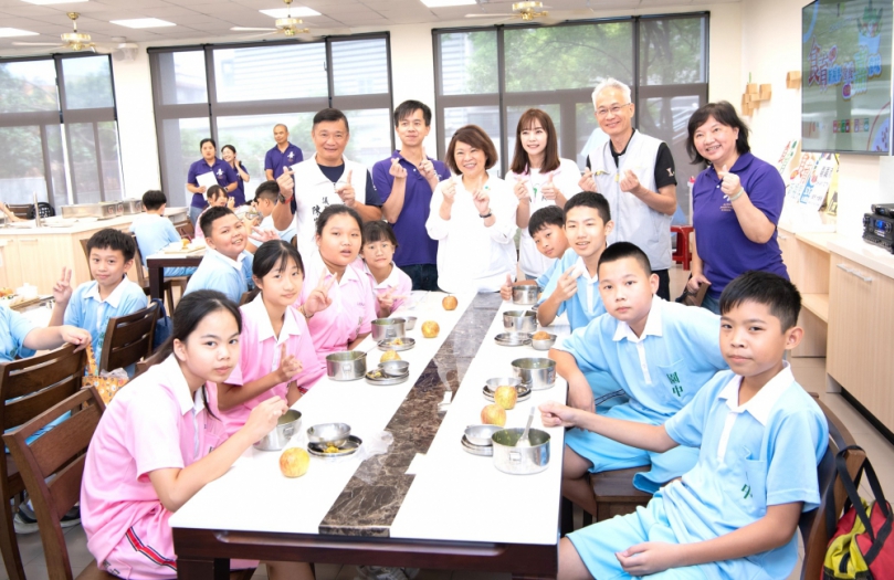 嘉義市全國首創增設學校「午餐食育組」 市長黃敏惠推動各校食在心安 讓午餐管理更加專業化、制度化！