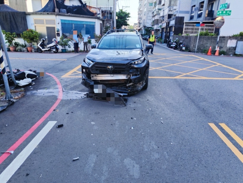 路口交岔撞｜花蓮市汽車、大型重機車路口狠撞，騎士顱內出血、全身多處骨折送醫！