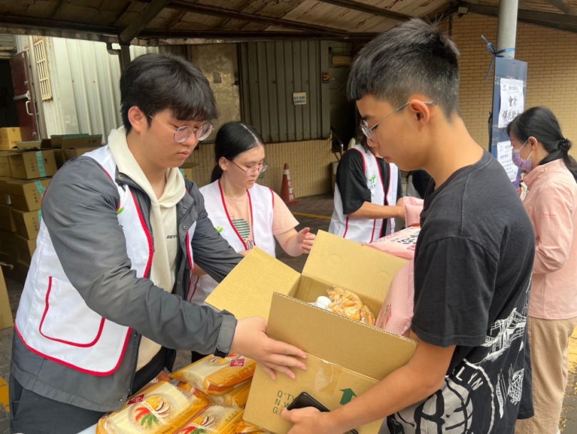 家扶辦理「新戶說明會和生活物資發放」。（照片家扶提供）