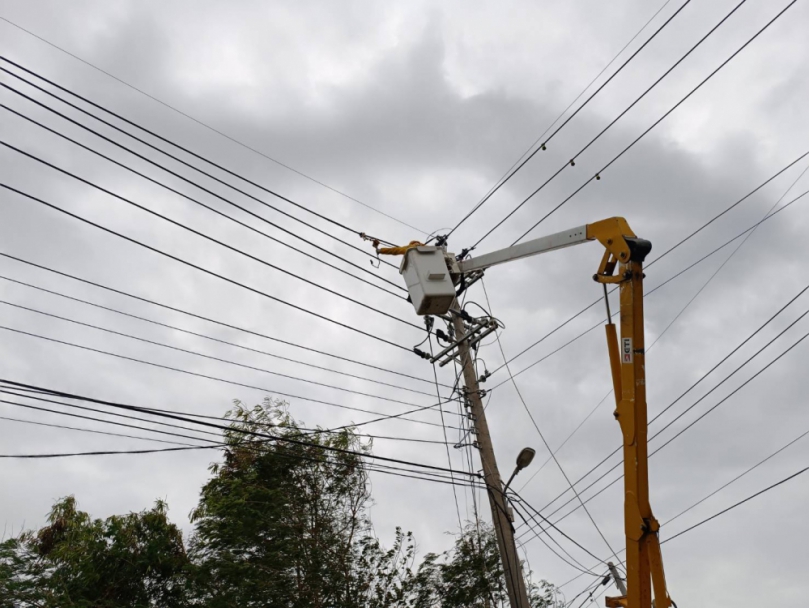 康芮颱風襲台 嘉義逾3萬戶停電  台電持續動員人力漏夜全面搶修  仍有7千餘戶待復電