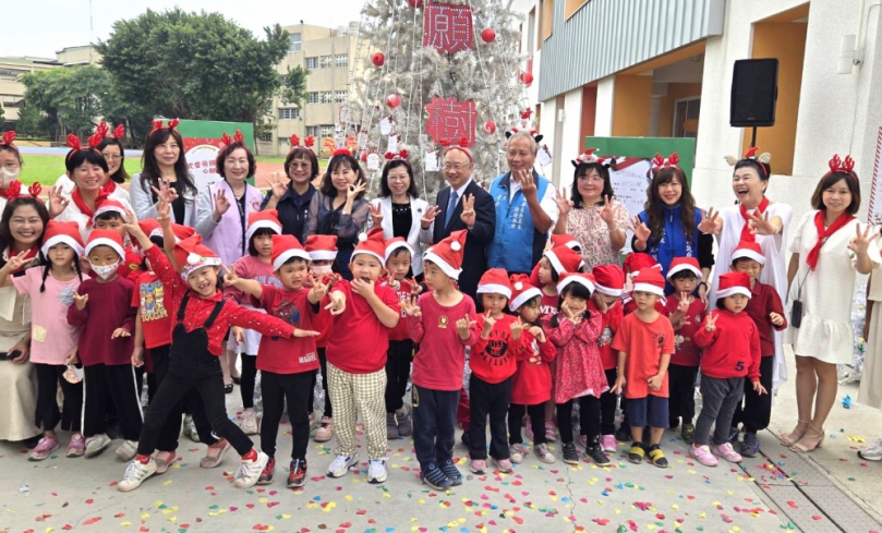 讓愛延續綻放~雲林虎尾非營利幼兒園 「心願樹」點燈 為雲林家扶兒籌募333份聖誕禮物