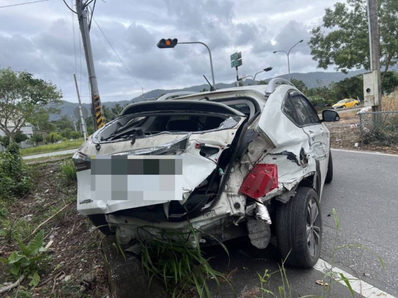 路口衝撞｜撞得很嚴重，壽豐鄉2車毀2人傷送醫，酒駕男法辦！