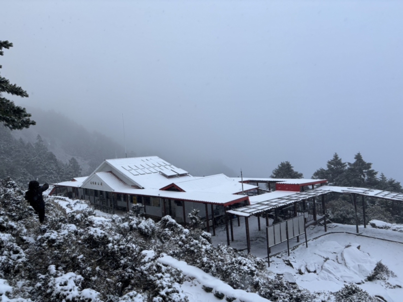 雪花飄飄｜嘉明湖&向陽山屋，充滿北國風情！