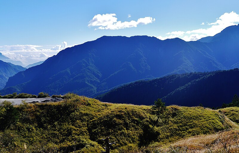 70歲嬤登屏風山｜天寒地凍，摔落40公尺深邊坡獲救！