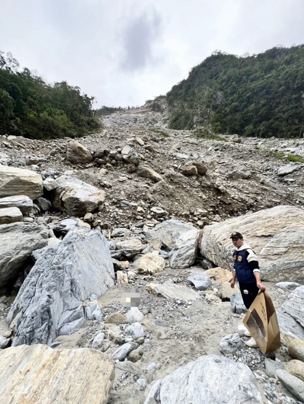 憑空消失｜0403大地震遍尋不著的新加澳雙重國籍夫妻Sim Hwee Kok（沈瑞國）、Neo Siew Choo（梁秀珠），五間屋尋獲髖寬骨，確認為沈瑞國遺骸！