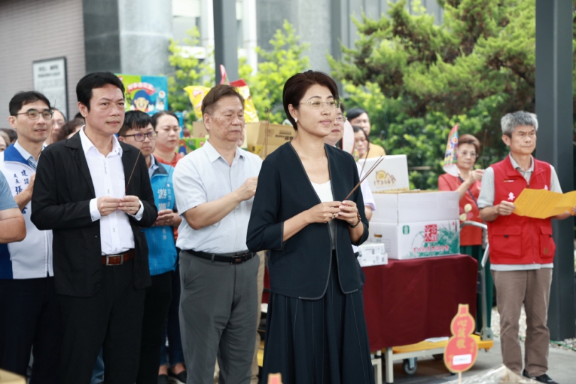 慶讚中元 許縣長主持縣府普渡儀式祈求平安順遂
