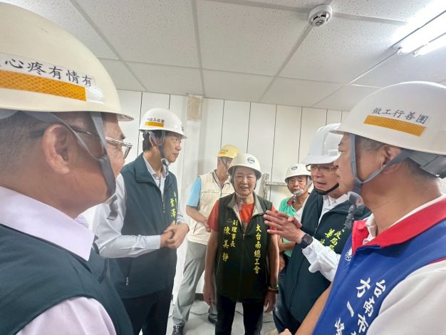 做工行善團齊心修繕災戶 市長夫人與葉副市長探視送暖