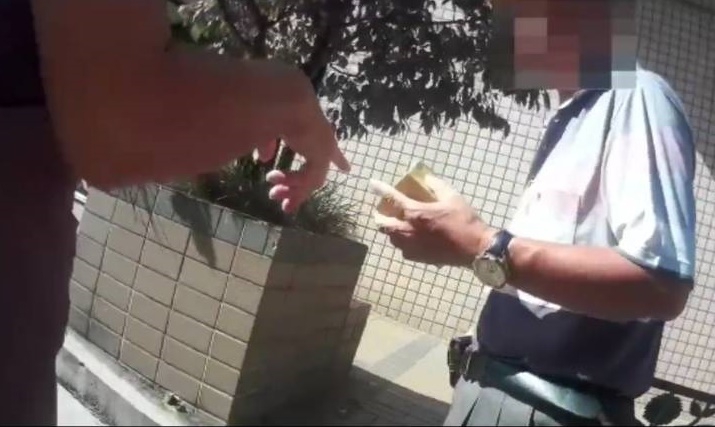 包裹丟棄福科路旁草叢    六十四歲車手取貨被逮