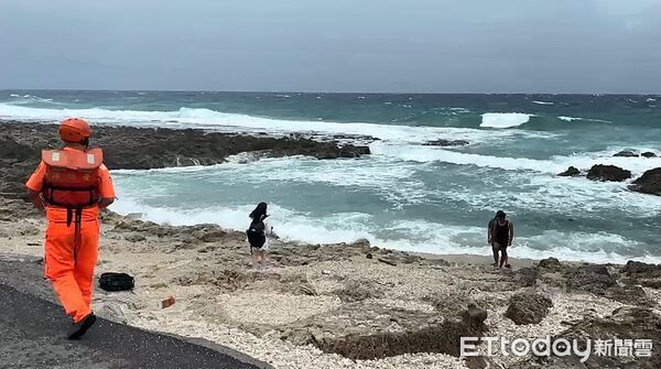 鳳凰颱風直撲南台灣漁民防颱備戰