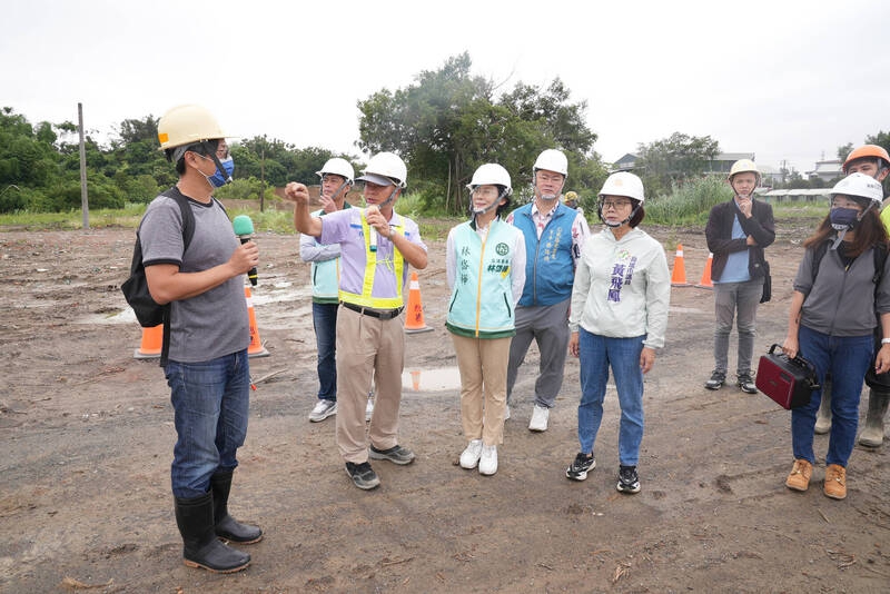 民進黨高雄市長初選登記林岱樺由幕僚代辦