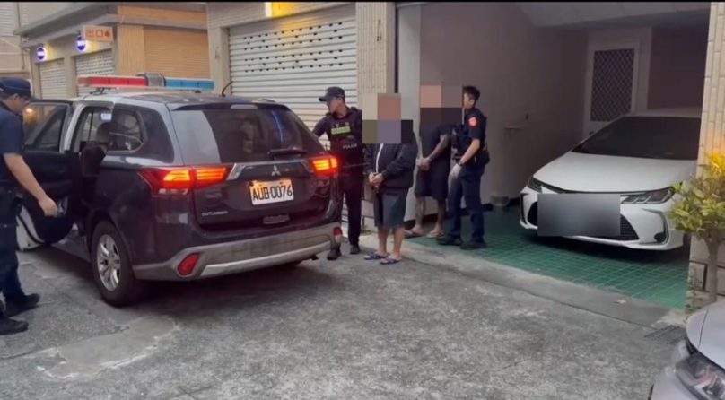 女子汽車旅館內昏迷後不治|花警逮捕2男起獲毒品送辦