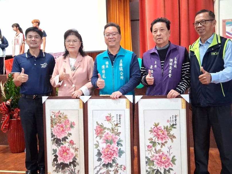 國立雲林土庫商工57週年校慶 表揚典範人物、《土商誌》創刊、啟用「土商之光」LED電子看板 校務蒸蒸日上！