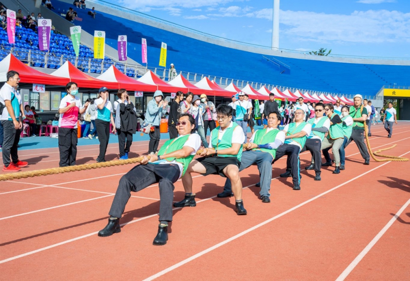 彰基「129年院慶運動會」，加油聲此起彼落。（照片彰基提供）