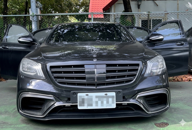 執行署法拍洗錢通緝被告賓士S560豪車  嘉義分署落實「五打七安」協力剝奪犯罪利得　　