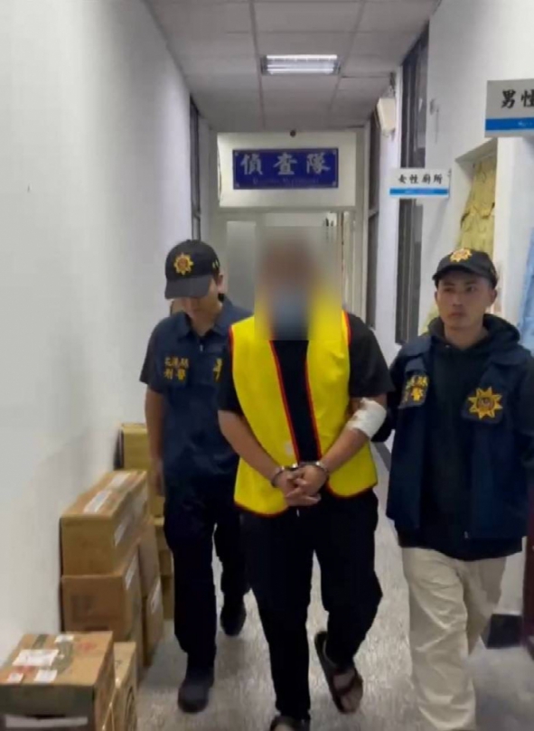 電纜大盜｜穿雨鞋連連犯案，疑假冒鏟子超人，橫行鳳林、萬榮偏遠地區，人贓俱獲！