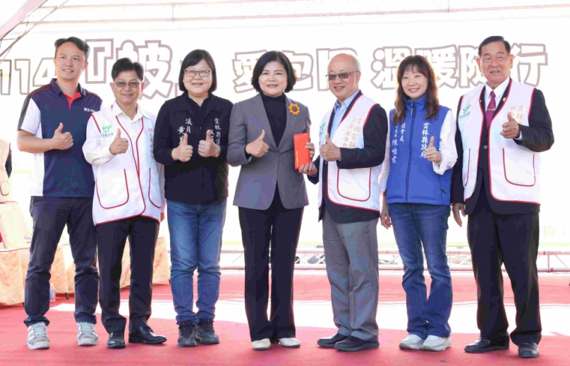 雲林家扶歲末公益園遊會登場 企業與各界愛心齊聚送暖 60個免費攤位提供扶助家庭歡樂團聚 盡情品嘗美食、享受遊戲 氛氛熱絡！