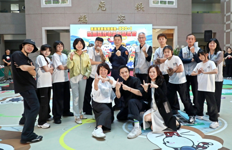 嘉義市長黃敏惠攜手防詐小尖兵 數位偵探遊戲教學生識破詐騙!