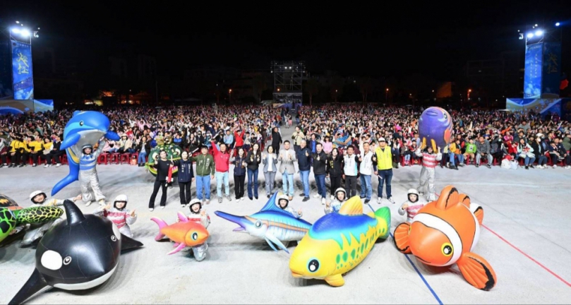 客家親子大戲《燈怪》苗栗耀眼登場 縣長鍾東錦陪鄉親體驗客家文化