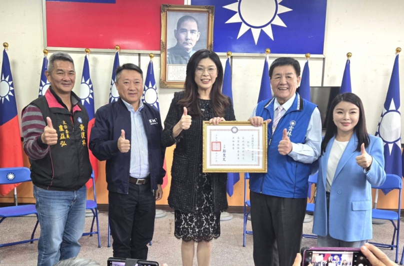 國民黨雲林縣黨部主委簡明欽接任 主席鄭麗文頒發派任書 期勉黨員同志及支持者團結一心 迎戰明年五合一選舉 力拚全面勝選!