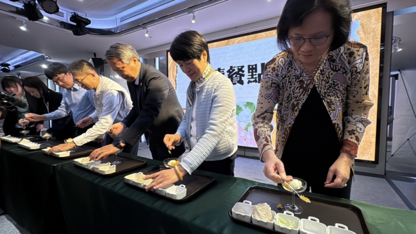 【米】入甜點  嘉大師生攜手新悦花園酒店發表永續創意料理  米香冰淇淋餐點奪下第一名