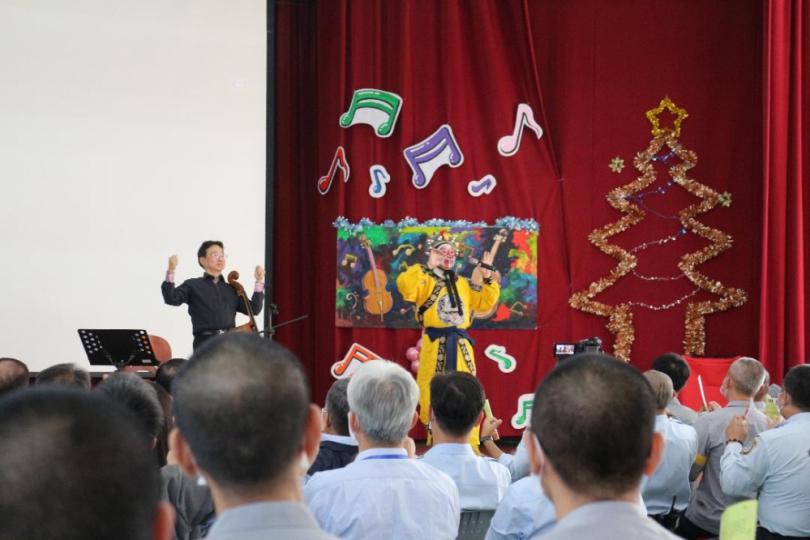 ​中鋼集團教育基金會攜手大提琴家張正傑在高雄監獄舉辦公益音樂會