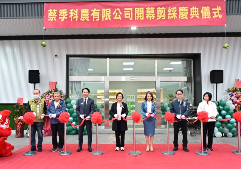 全環控式水耕蔬菜，「蔡季科農」開幕。（照片縣府提供）