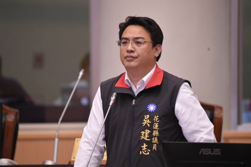 何啟聖宣稱花蓮是堰塞湖｜吳建志：何啟聖是披著「反王朝」外衣的政治投機！