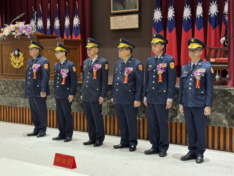 中市警局舉行佈達交接    鄭照新對六位官警肯定