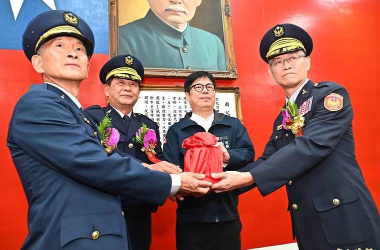 高雄市警局長趙瑞華上任陳其邁交辦春安工作