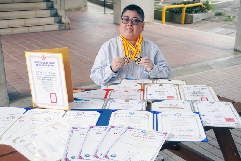 獲近30面國際發明展獎牌，大葉環安系博士生蕭于庭，獲頒﹁國光獎章﹂。（照片縣府提供）