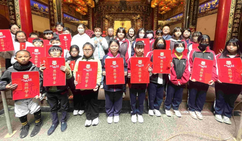 承傳太平有愛！雲林西螺福興宮頒發獎助學金 嘉惠雲彰兩縣200位學子 場面溫馨〜