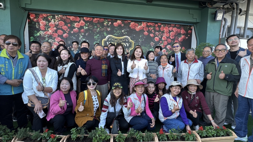 植境香療團隊進駐嘉縣太保水牛公園 邀社區居民一起種香草、玫瑰 將水牛厝打造為香氛社區