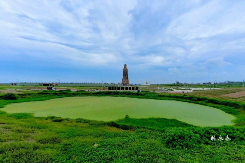 重光休憩專用區啟用近4年 目前完成規劃即將公告招商 期間於114年順利完成可行性評估(含公聽會)及先期規劃,廣泛蒐集地方意見,確保開發內容能兼顧公共利益與市場可行性。本案採BOT(新建-營運-移轉)模式辦理,主體設施定位為「觀光遊憩設施」,規劃包含渡假旅館、主題餐飲、親子遊憩設施及康養中心等多元空間,期盼能藉此串聯周邊觀光資源,強化澎湖觀光服務的質與量。