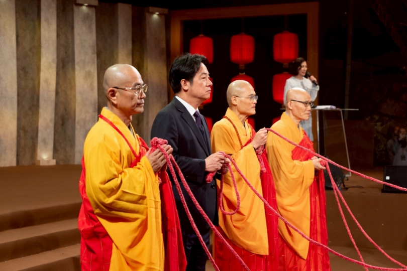 總統賴清德法鼓山「除夕撞鐘」高哲翰講座教授這樣說