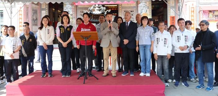 總統賴清德蒞臨永貞宮參拜發送新春福袋 縣長鍾東錦感謝總統改善苗栗財政問題