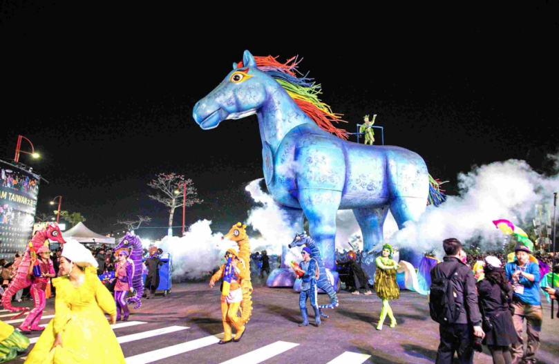 台灣燈會展期最高潮 「TEAM TAIWAN 大遊行」點亮嘉義！