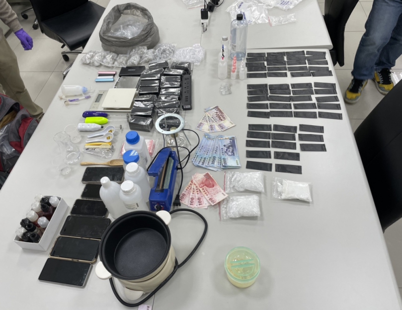 通緝犯擁槍枝涉販毒    警犁庭掃穴逮獲送辦