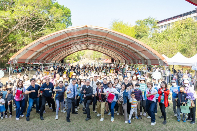「彰基130，愛在香山林」，500人參加。（照片彰基提供）